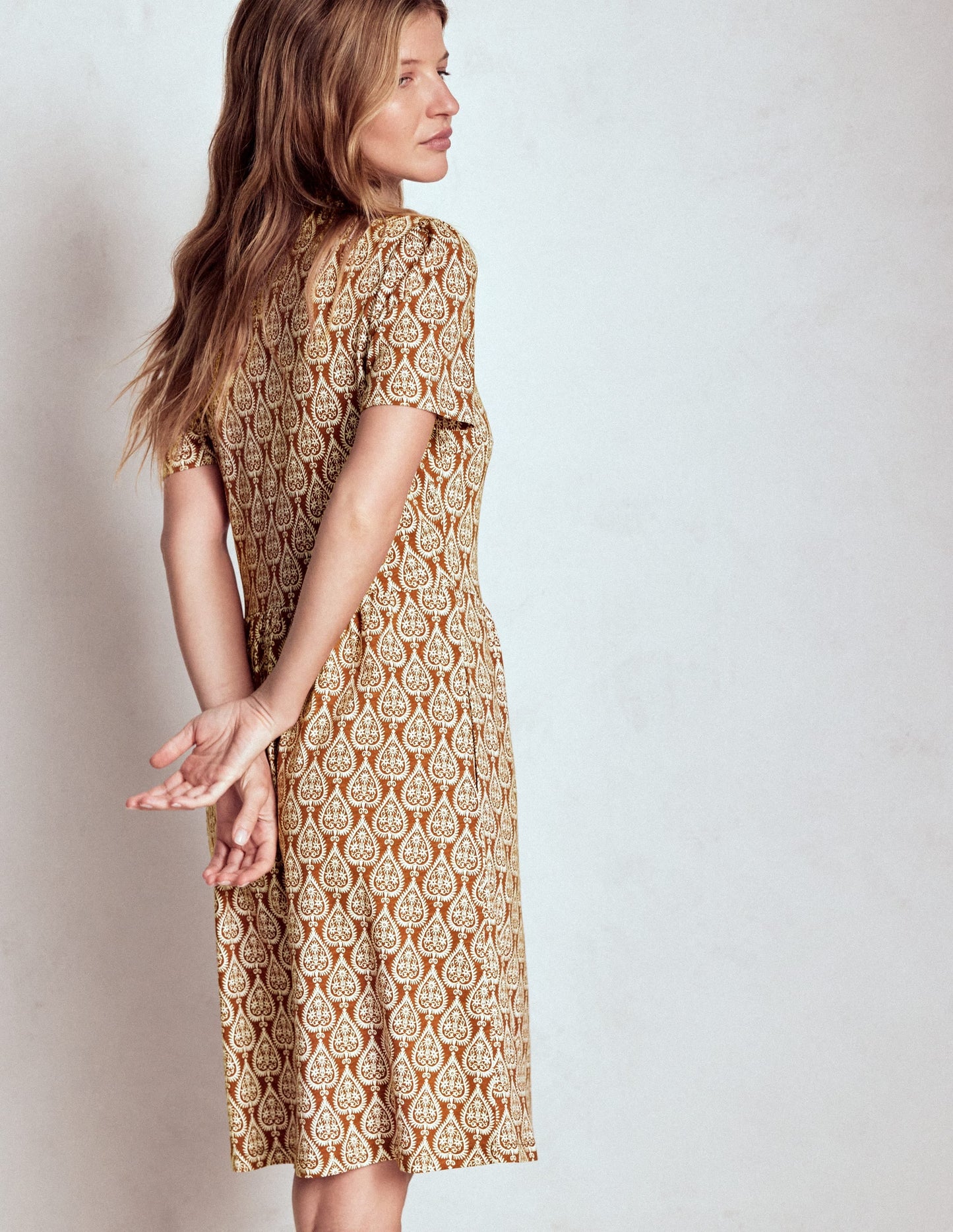 Naomi Short Sleeve Dress-Cognac, Ornate Geo